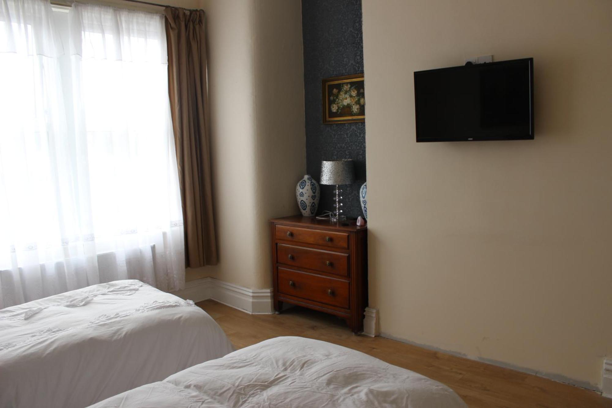 Mother-In-Law Guest House Hotel Leeds Leeds  Dış mekan fotoğraf