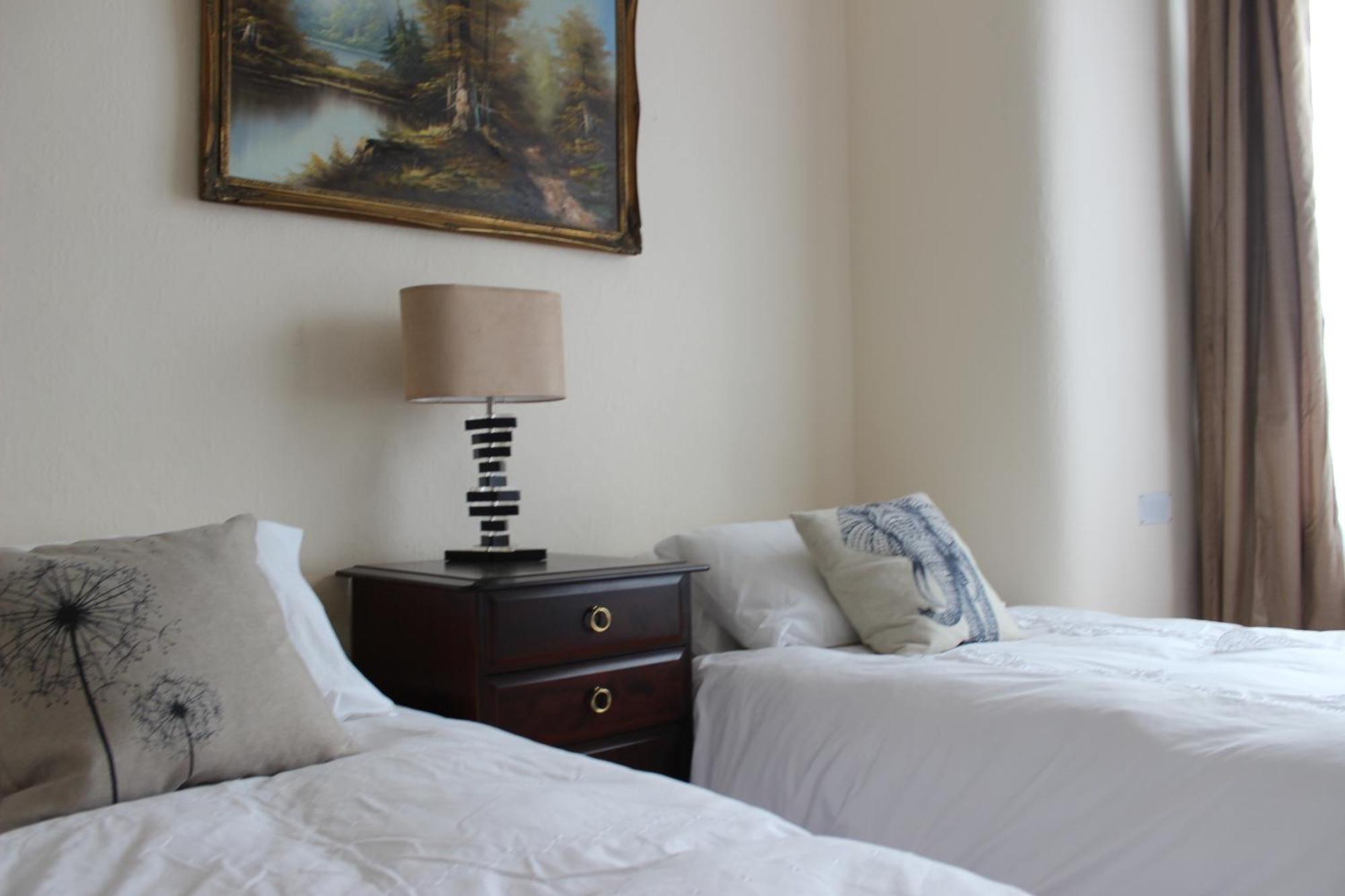 Mother-In-Law Guest House Hotel Leeds Leeds  Dış mekan fotoğraf