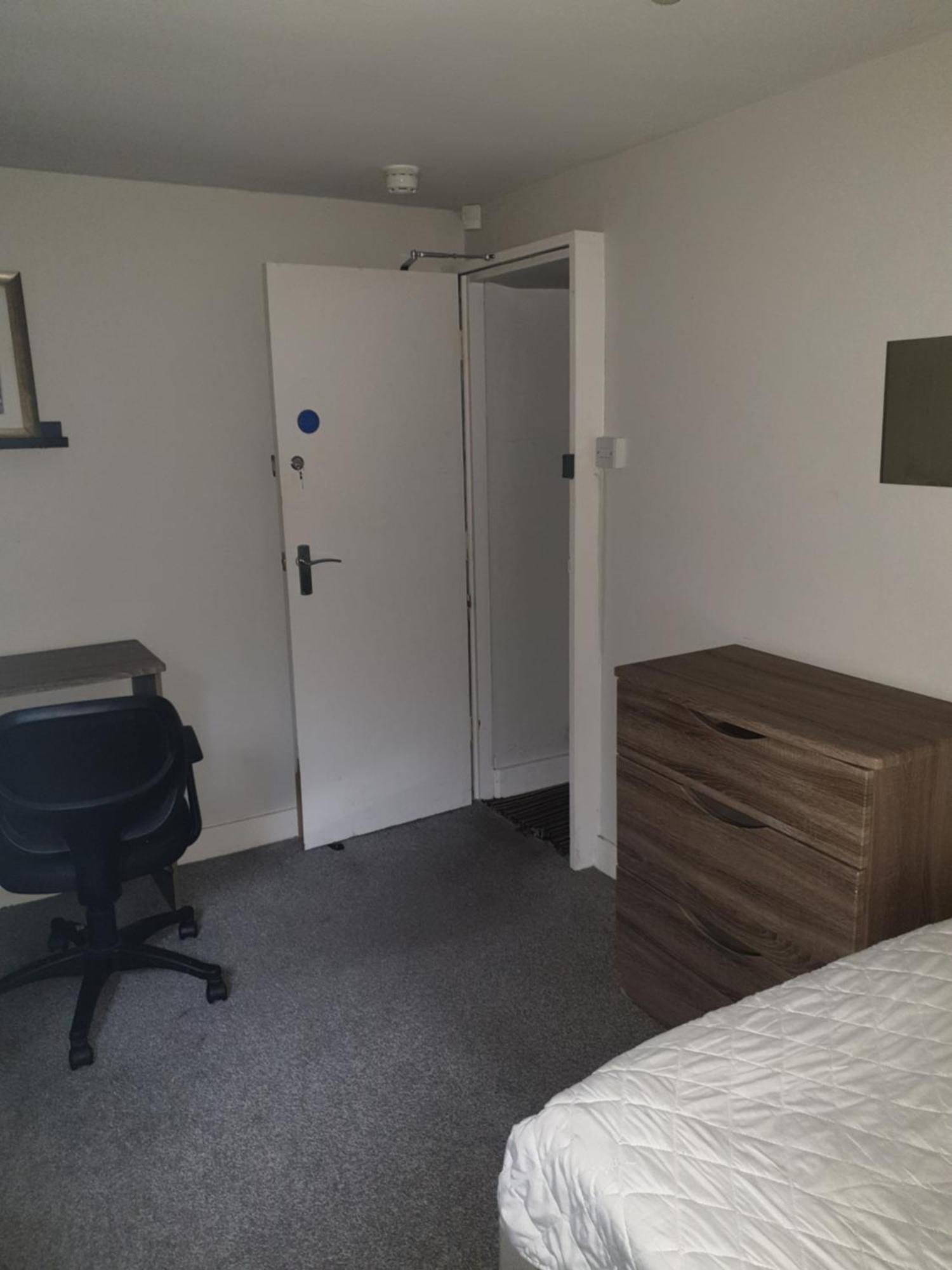 Mother-In-Law Guest House Hotel Leeds Leeds  Dış mekan fotoğraf